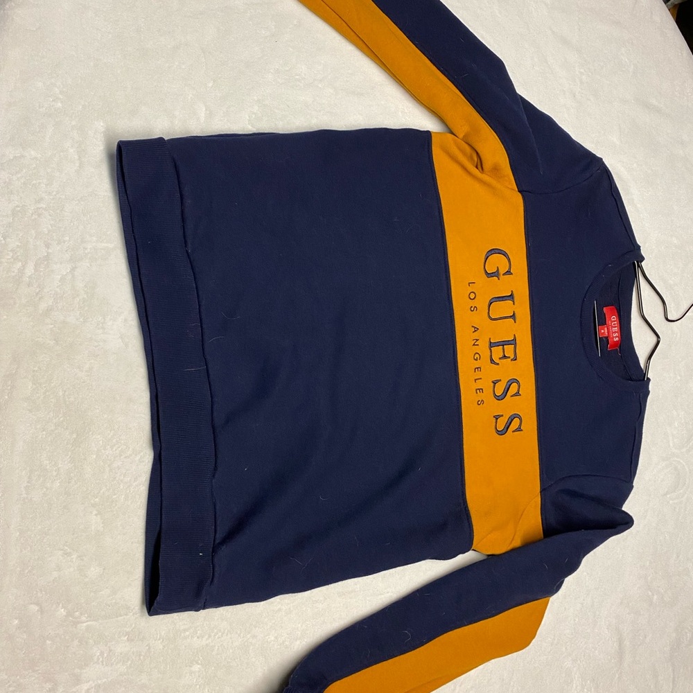 Guess sweatshirt